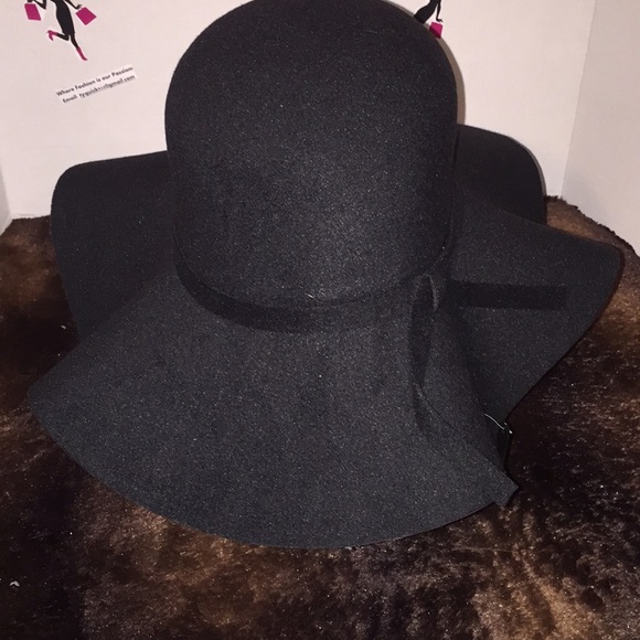 SOLD NWT Ladies Floopy Hat - Picture 3 of 6